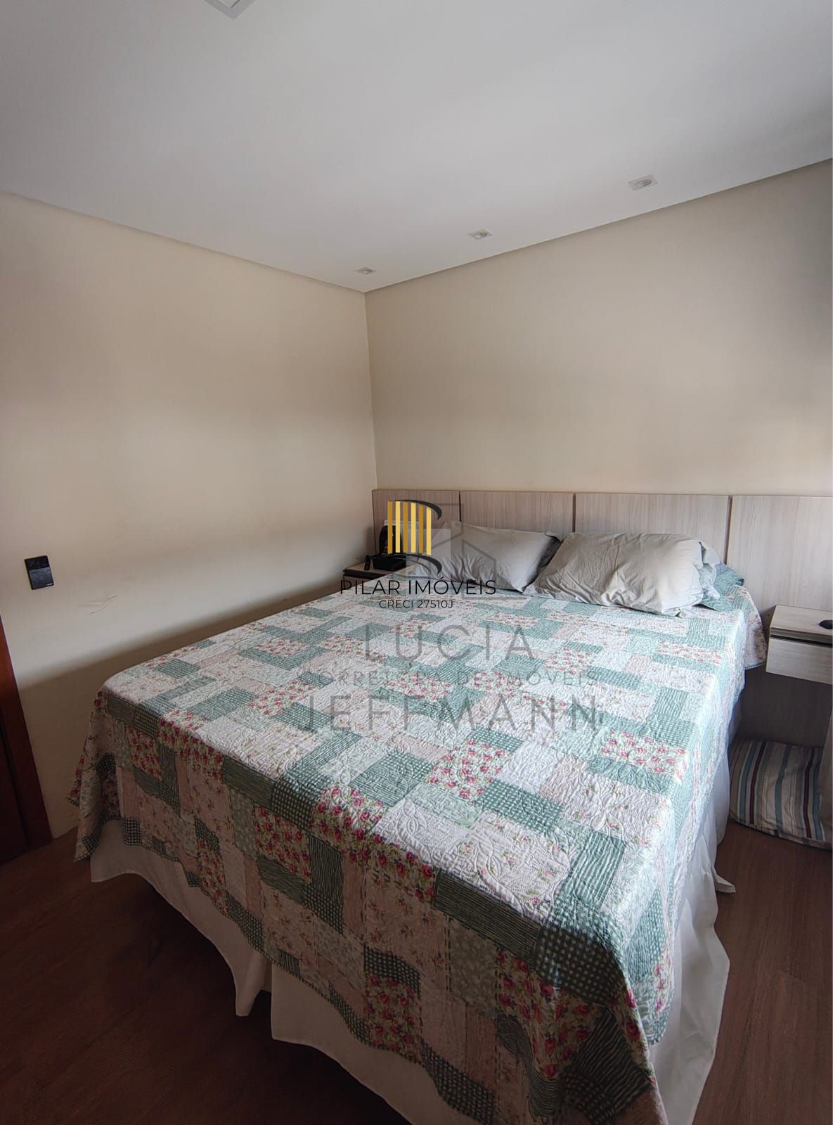 Casa em condomínio semi-mobiliada, desocupada e pronta para morar!