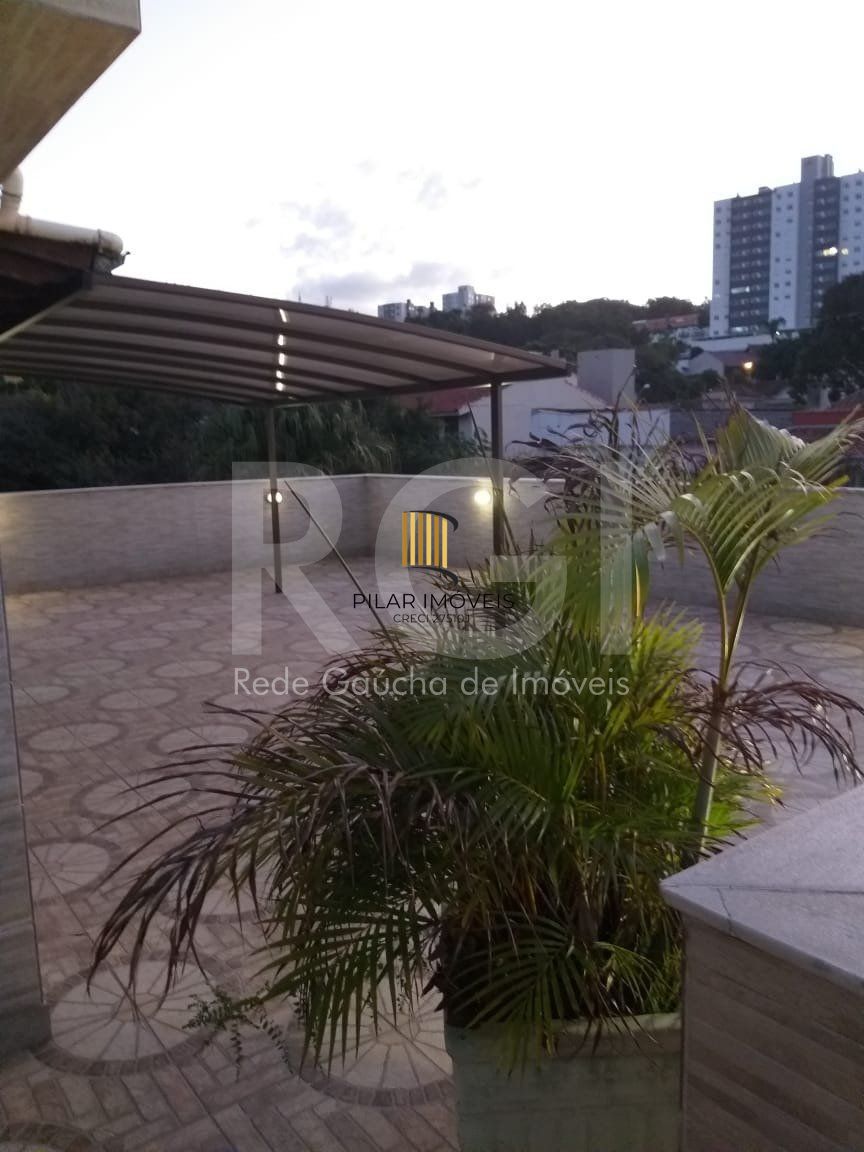 Casa para Venda - 750m², 6 dormitórios, sendo 3 suites, 4 vagas - Partenon