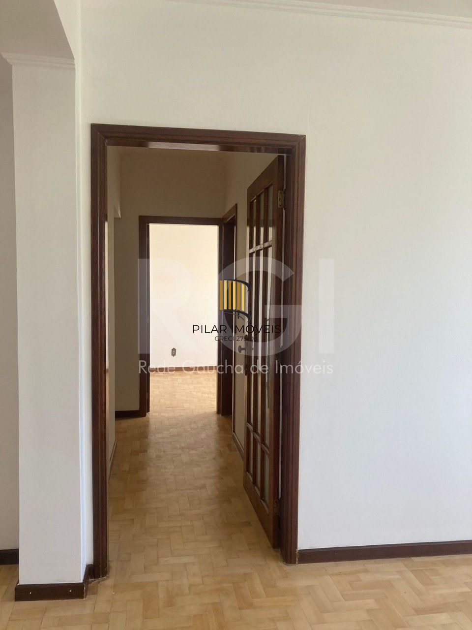 Ampla apartamento 3 dormitorios,living 2 ambientes na Cidade Baixa, com 2 garage