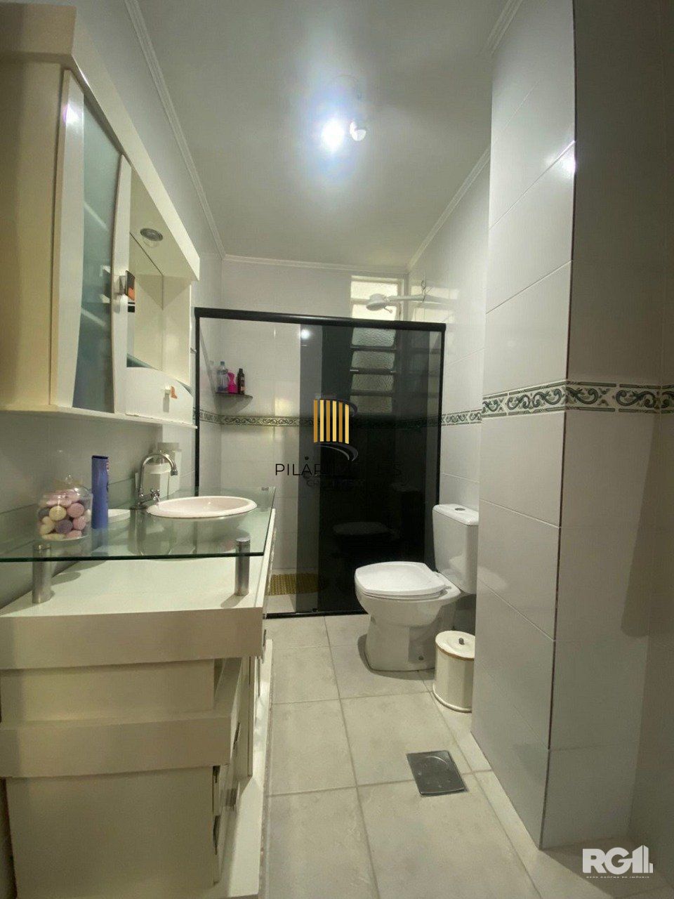 EEXCELENTE  APARTAMENTO DE 2 DORM TRANSFORMADO EM 3, CIDADE BAIXA. CÓD RP389820