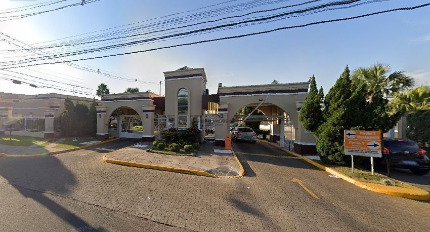 Casa em condomínio semi-mobiliada, desocupada e pronta para morar!