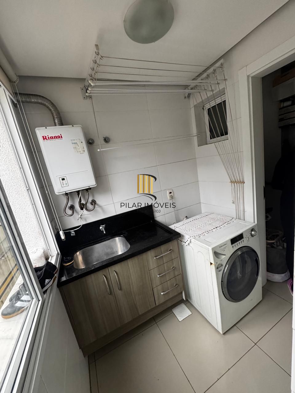 Apartamento semimobiliado à venda no bairro Santana, Porto Alegre