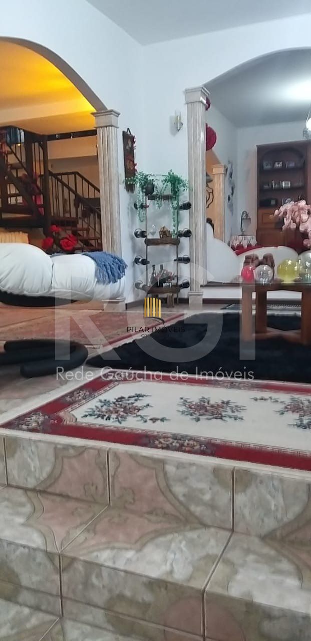 Casa para Venda - 750m², 6 dormitórios, sendo 3 suites, 4 vagas - Partenon