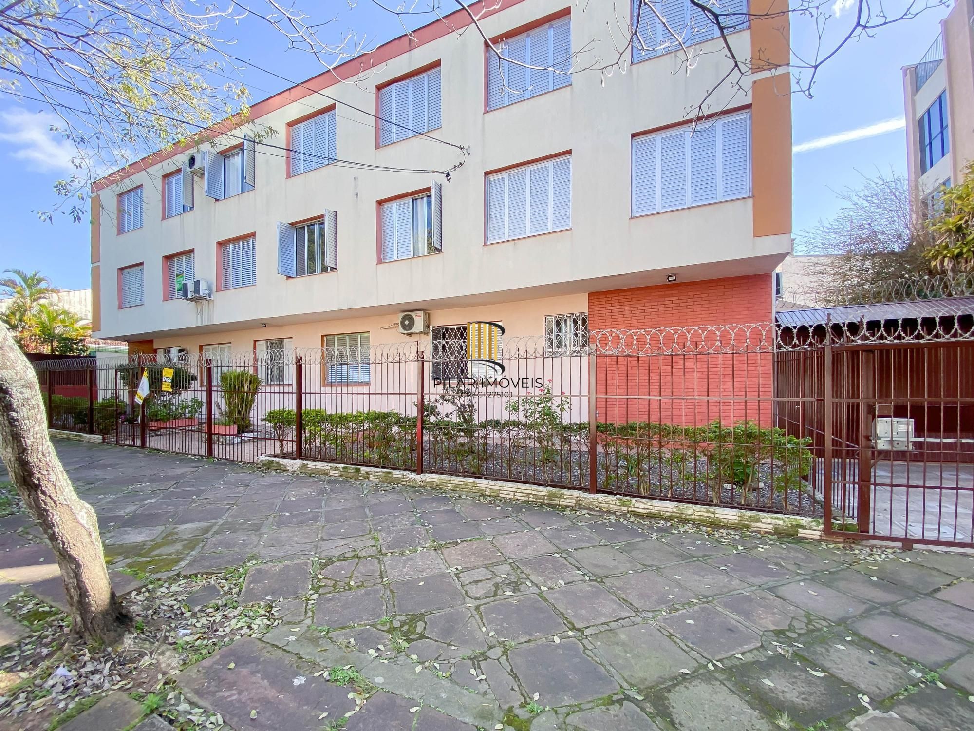 APARTAMENTO 2 DORMITÓRIOS - BAIRRO AZENHA