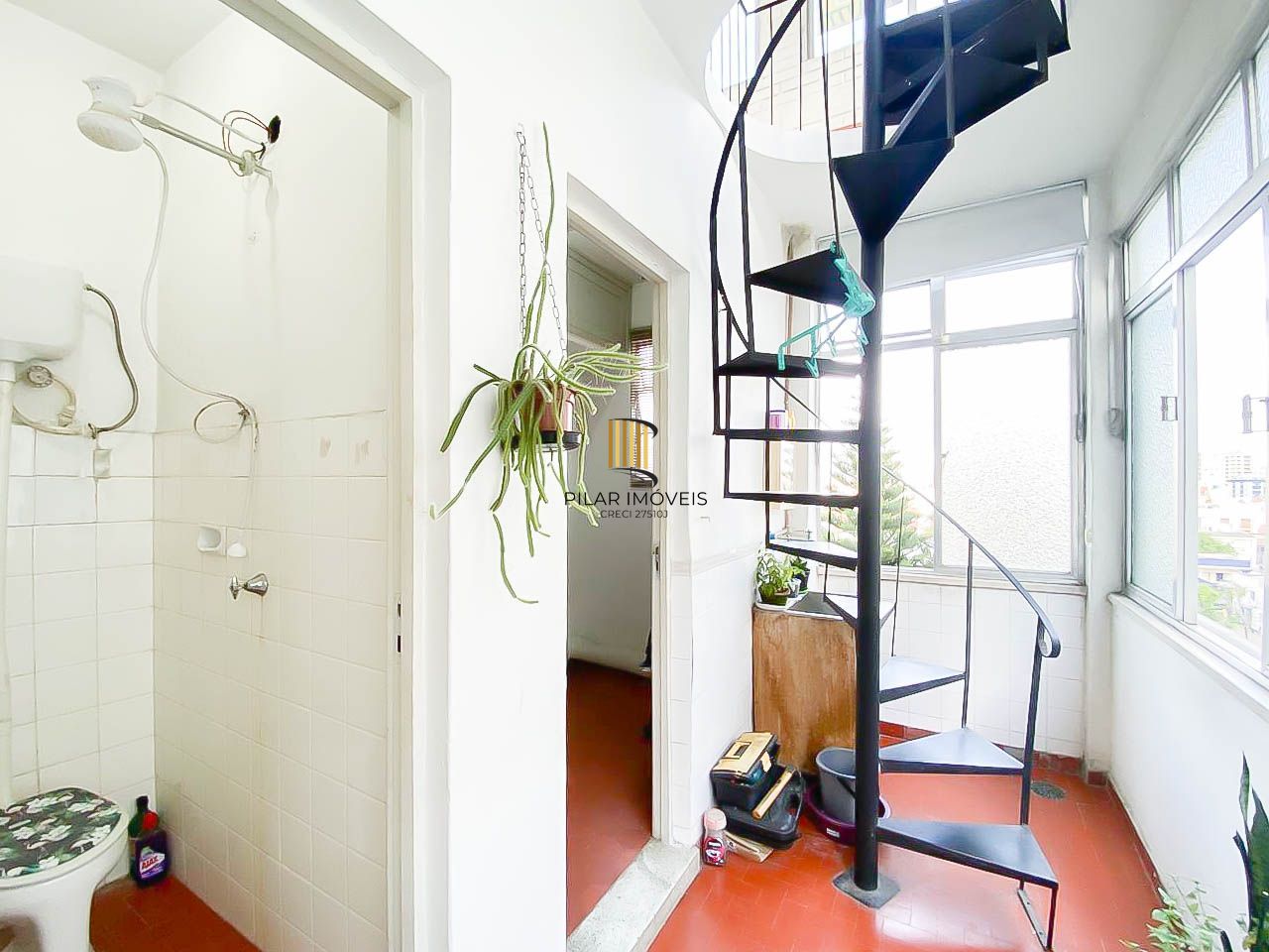 Duplex à venda no Rio Branco com 2 dormitórios, salão privativo e 2 vagas