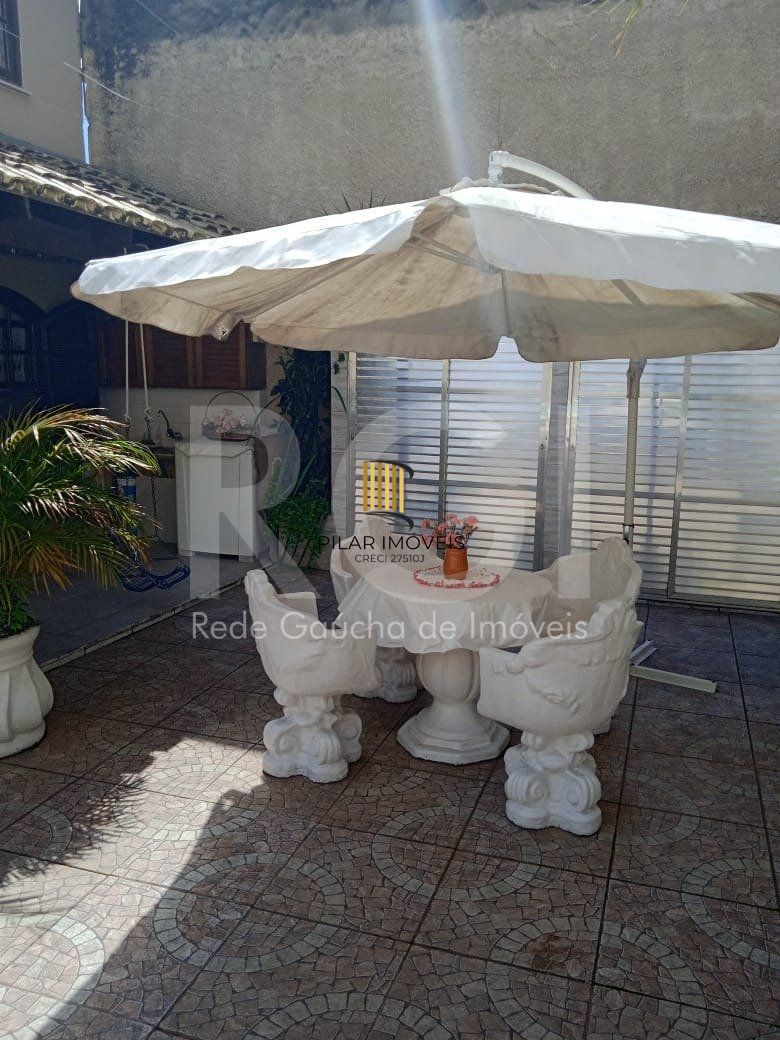 Casa para Venda - 750m², 6 dormitórios, sendo 3 suites, 4 vagas - Partenon