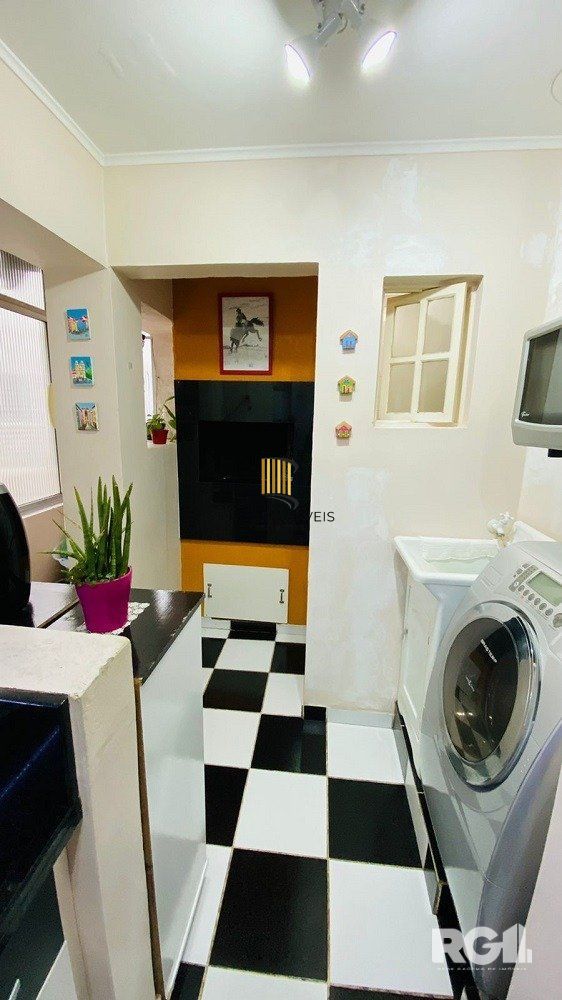 APARTAMENTO A VENDA, 3 DORMITÓRIOS REFORMADO NA JOÃO ALFREDO.