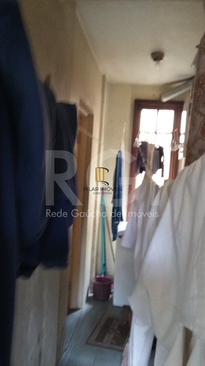 Casa com 4 quartos, 4 banheiros  e amplo pátio no miolo do bairro Cidade Baixa!