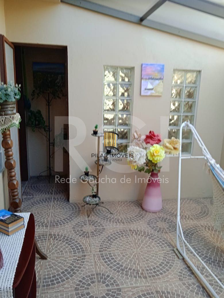 Casa para Venda - 750m², 6 dormitórios, sendo 3 suites, 4 vagas - Partenon