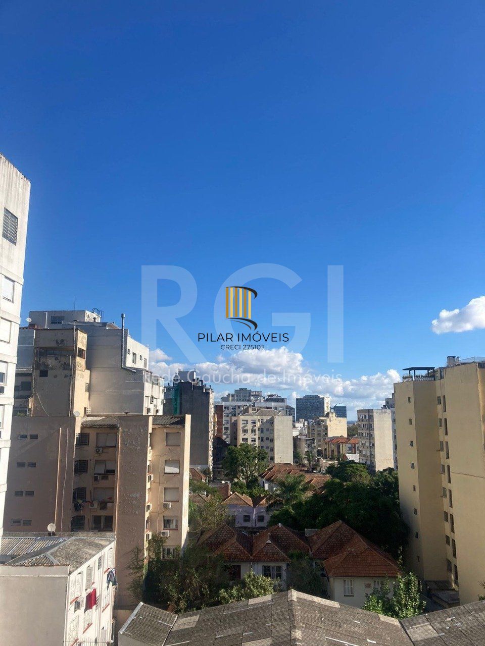 Ampla apartamento 3 dormitorios,living 2 ambientes na Cidade Baixa, com 2 garage