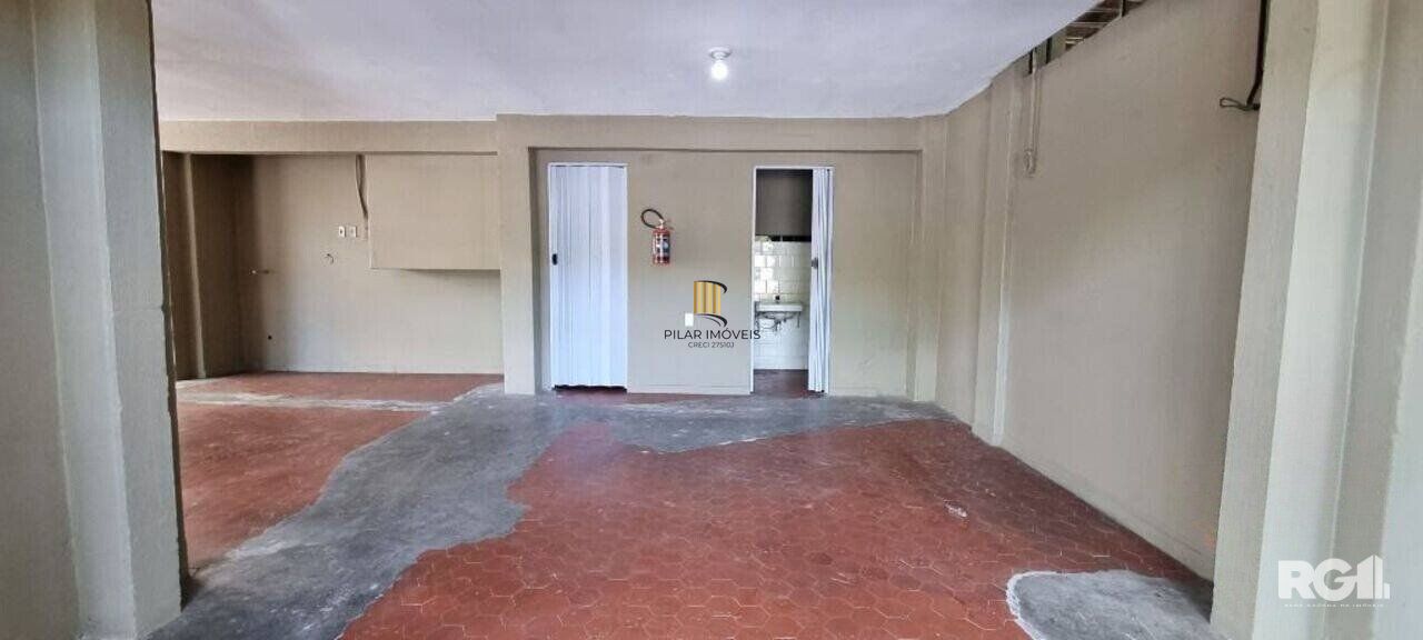 AMPLA LOJA COM MEZANINO, EM FRENTE A REDENÇÃO.