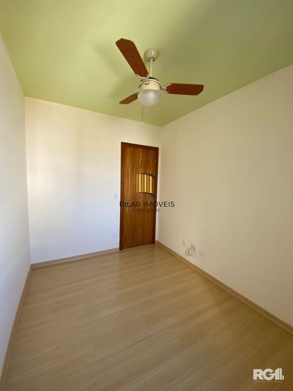 APARTAMENTO 2 DORMITÓRIOS COM VAGA DE GARAGEM COBERTA! CÓD.390235