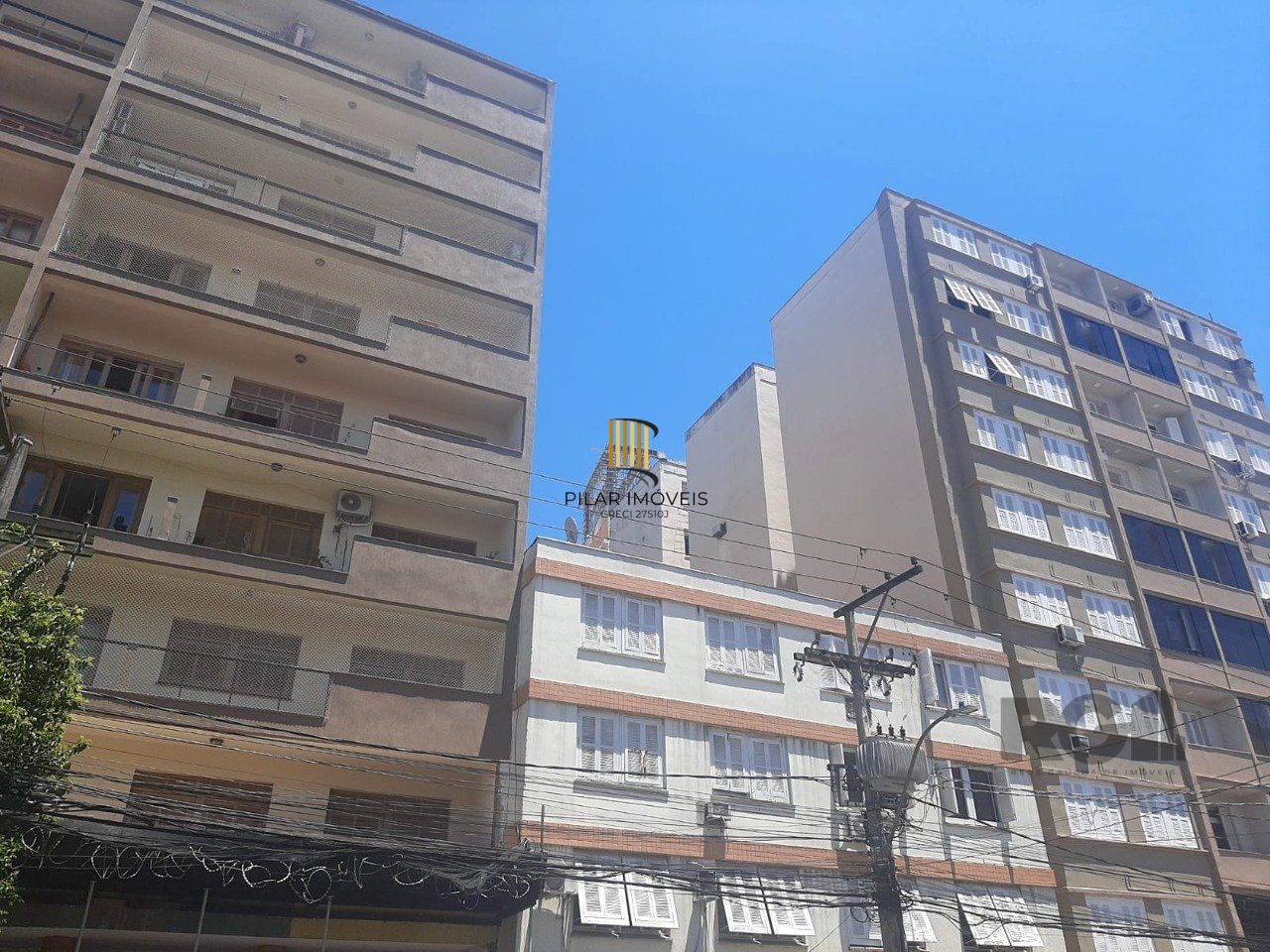 Apartamento  3 dormitórios, de frente com sacada, garagem , elevador, Bairro Cid