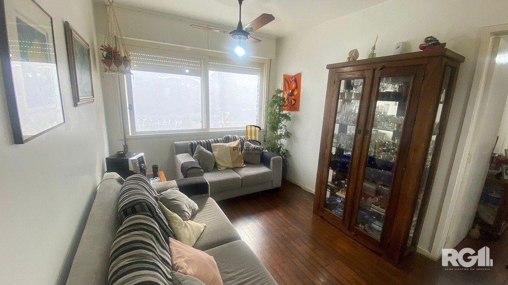 Apartamento à venda no Menino Deus, com 3 quartos (sendo 1 suíte), 3 banheiros, 1 vaga de garagem.- Cód. RP390226