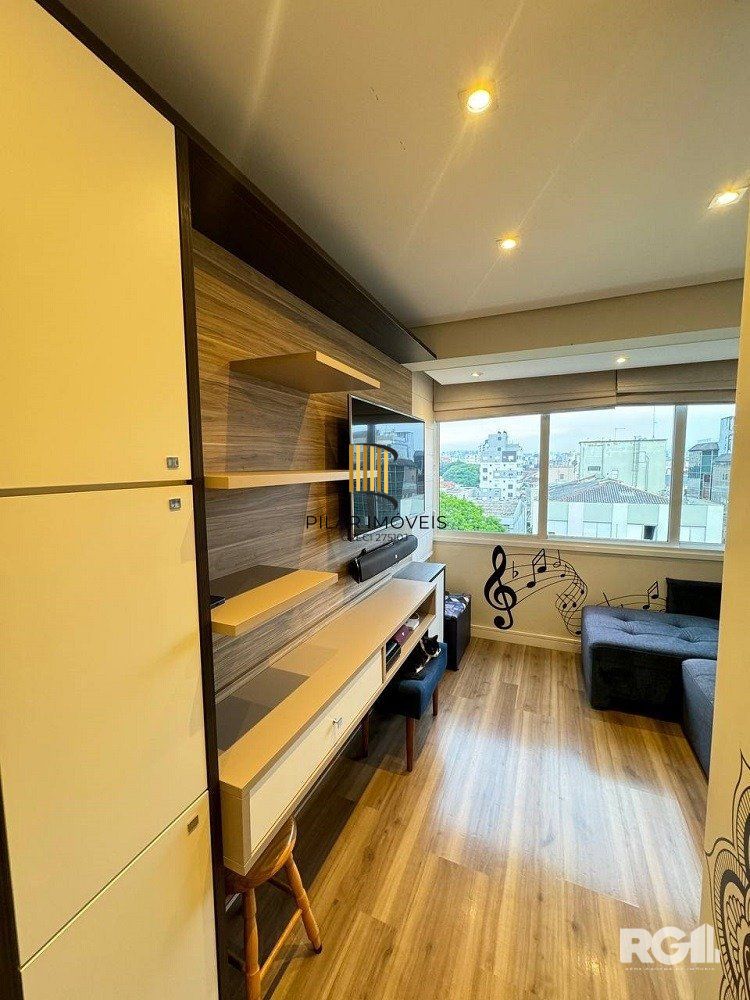 Apartamento de 1 quarto com suíte, mobiliado e 1 vaga de garagem na Cidade Baixa. - Cód. RP390362