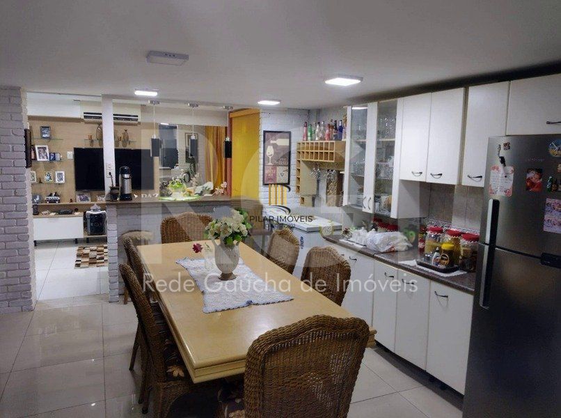 Casa à venda com 3 quartos e garagem 2 carros!