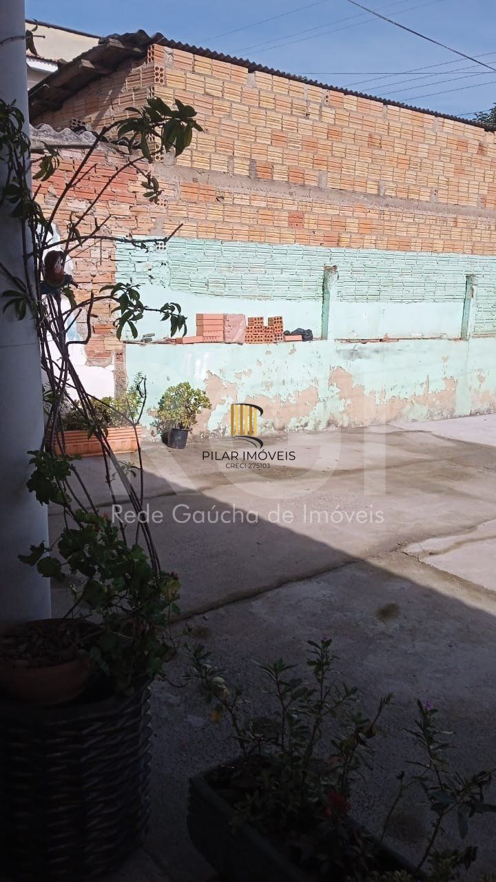 Casa para Venda - 90m², 3 dormitórios, 4 vagas - Maria Regina