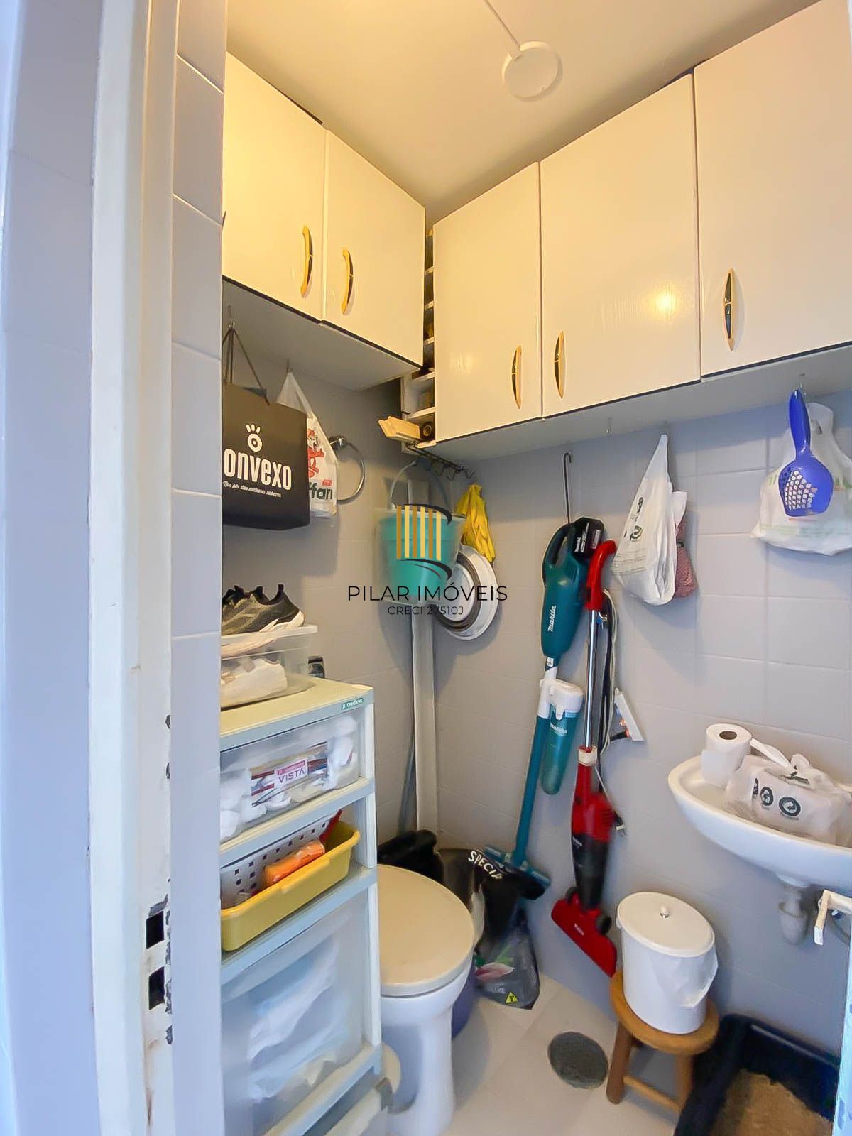 Apartamento 2 Dormitórios com Suíte, Closet, Escritório e Garagem no Rio Branco