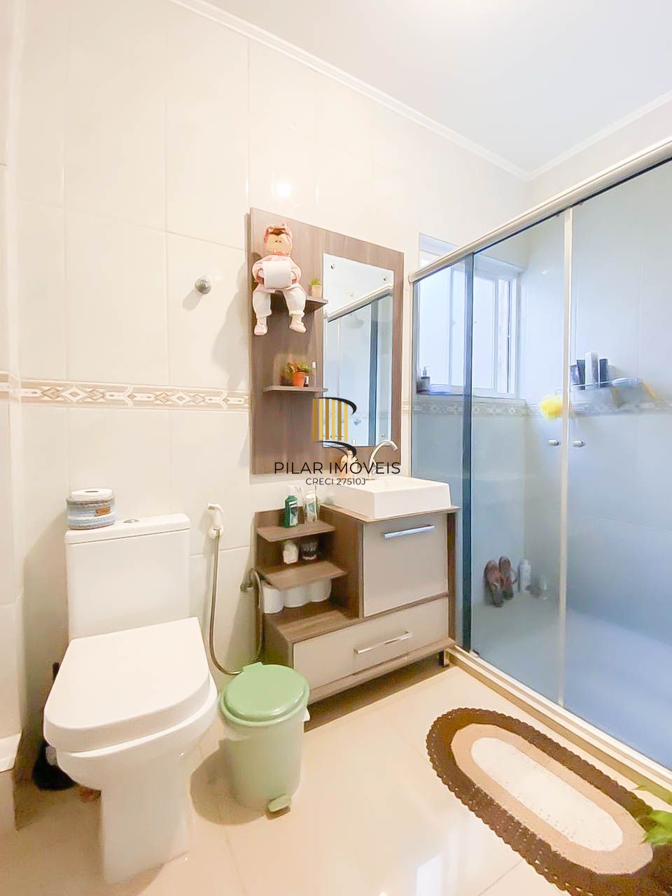 Duplex à venda no Rio Branco com 2 dormitórios, salão privativo e 2 vagas