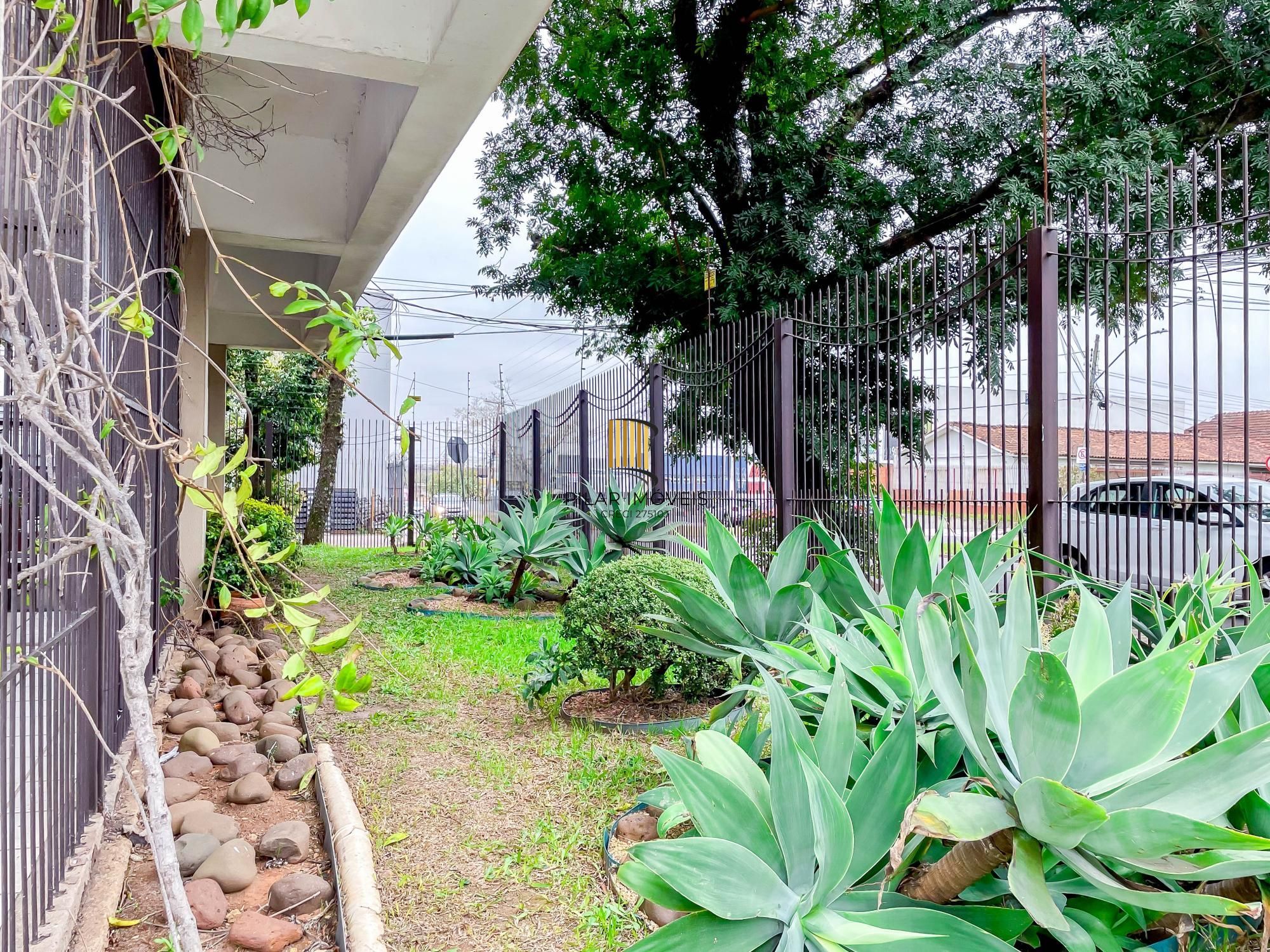 APARTAMENTO 1 DORMITÓRIO, SACADA, 1 VAGA - BAIRRO SÃO SEBASTIÃO