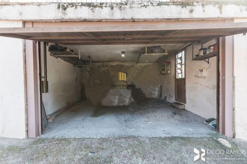 Casa para Venda - 190m², 4 dormitórios, sendo 1 suites, 2 vagas - Partenon