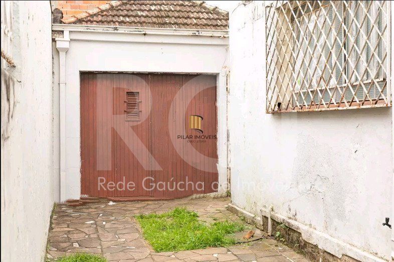 Casa para Venda - 210m², 4 quartos, sendo 1 suites, 4 vagas - Petrópolis