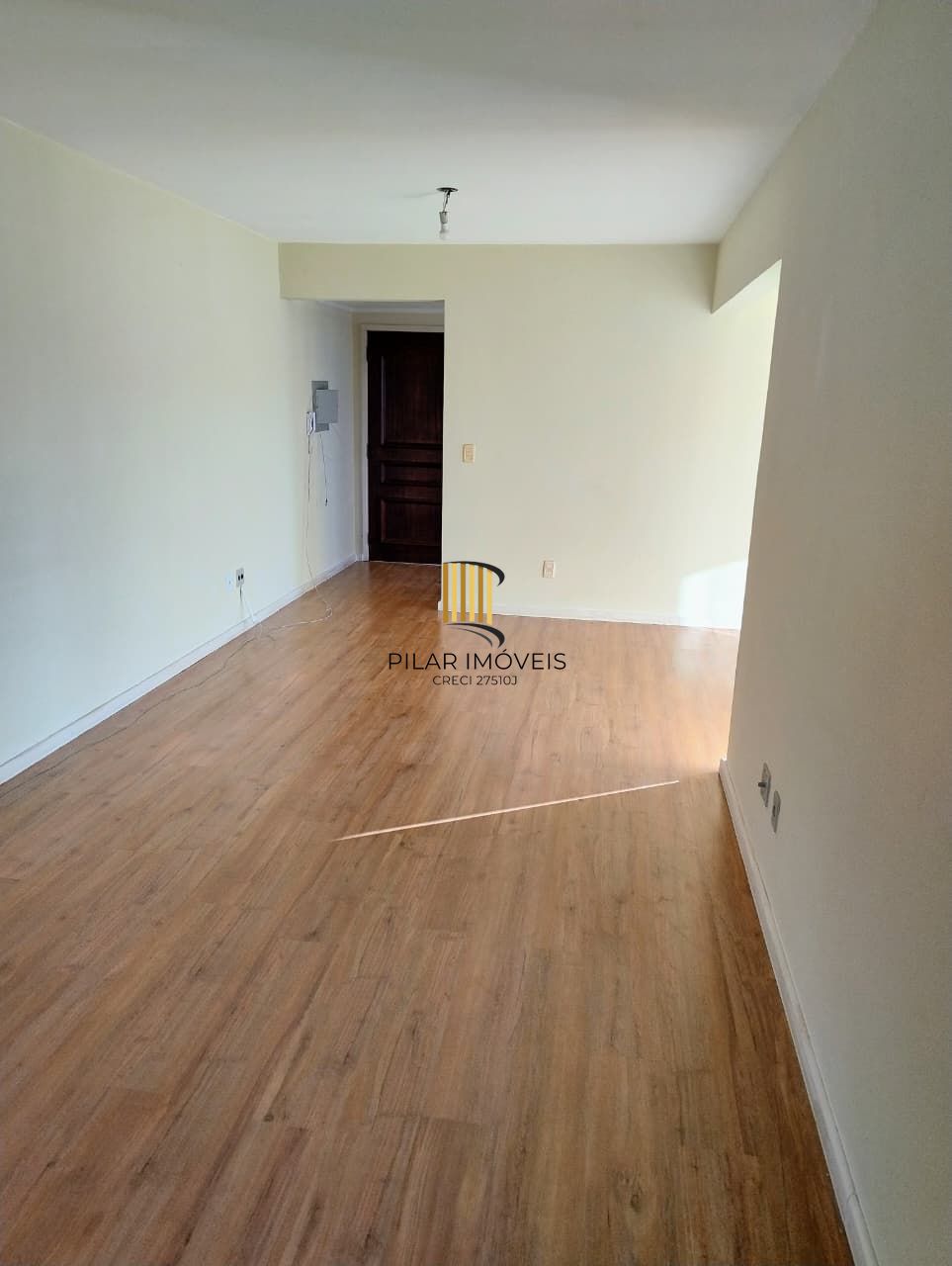 Apartamento 2 quartos, sacada com churrasqueira e  garagem no bairro Cidade Baix