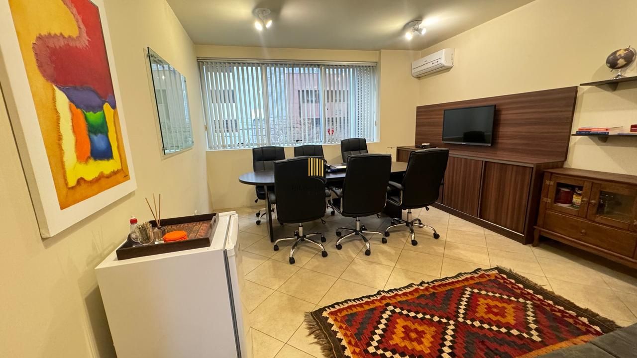 SALA COMERCIAL NO MENINO DEUS