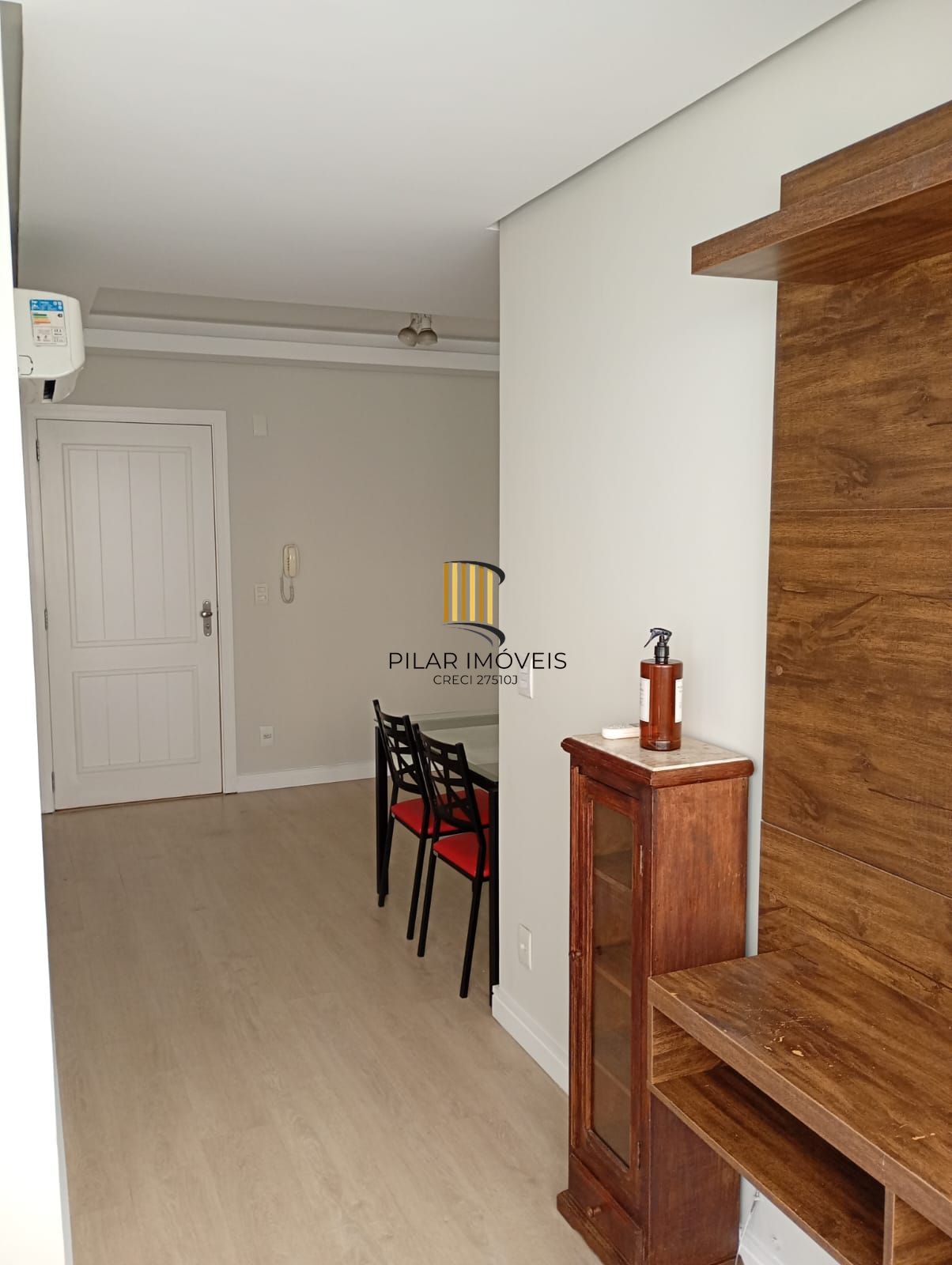 Apartamento de 1 dormitório, suíte, garagem, à venda em Cidade Baixa, Porto Alegre.