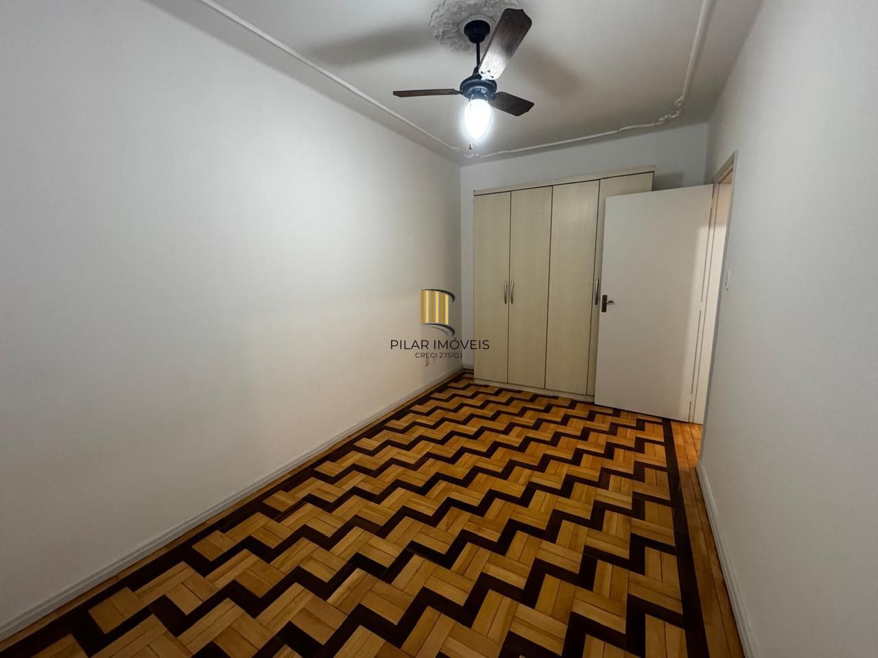 Apartamento de 1 Quarto reformado à Venda no Menino Deus – Porto Alegre | Financiável