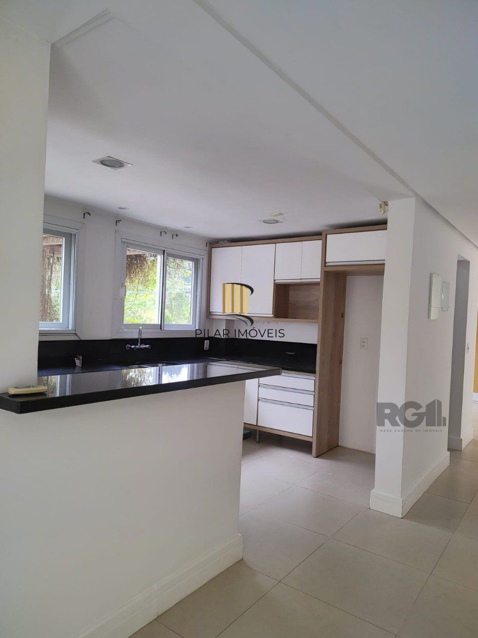 Sobrado 3 dormitórios à venda Lomba do Pinheiro Porto Alegre/RS