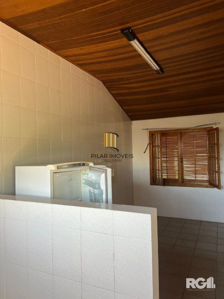 Casa 4 dormitórios, com sacada e amplo terraço