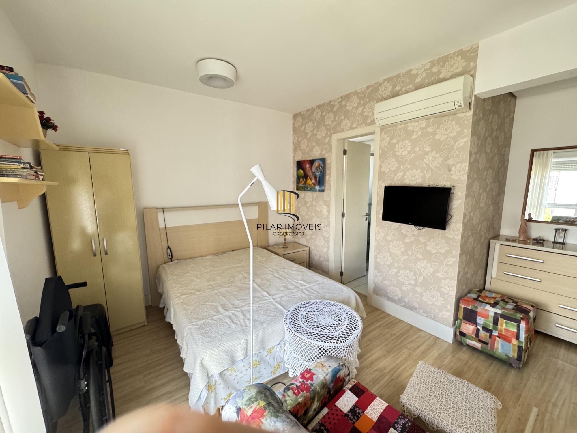 Apartamento de 3 dormitórios, suite, garagem - Menino Deus