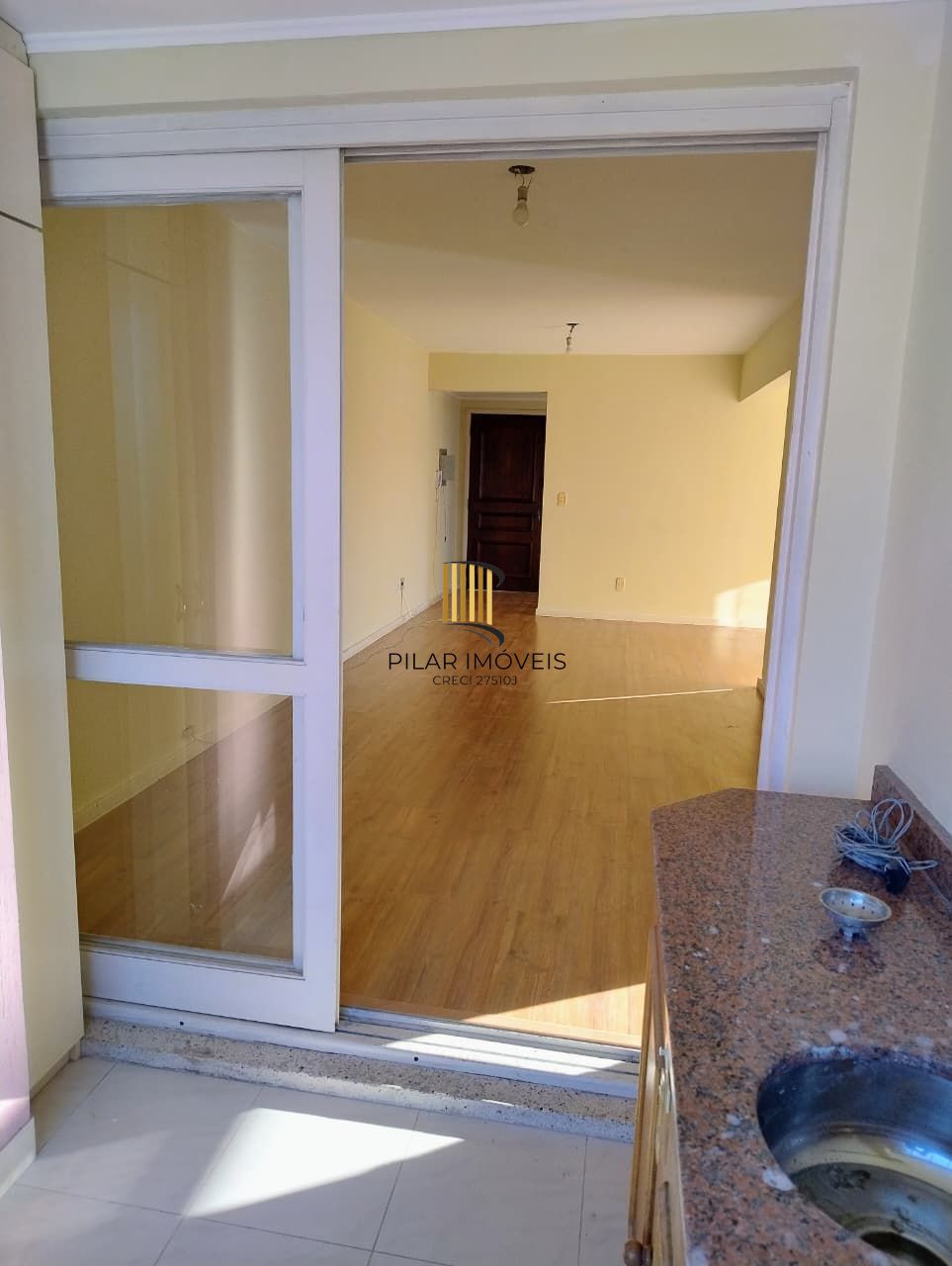 Apartamento 2 quartos, sacada com churrasqueira e  garagem no bairro Cidade Baix