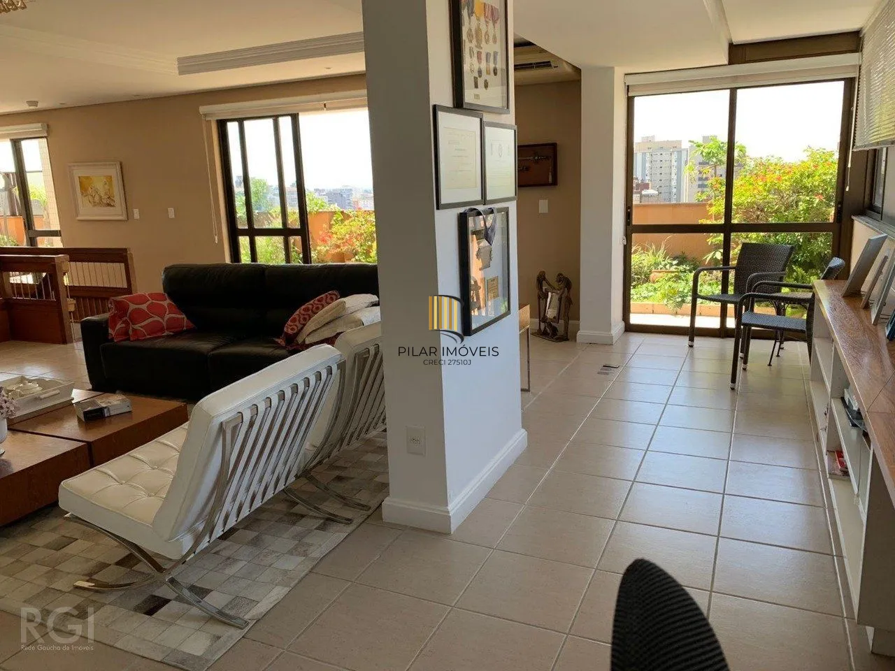 Cobertura para Venda - 310m², 3 dormitórios, sendo 1 suites, 4 vagas - Rio Branc