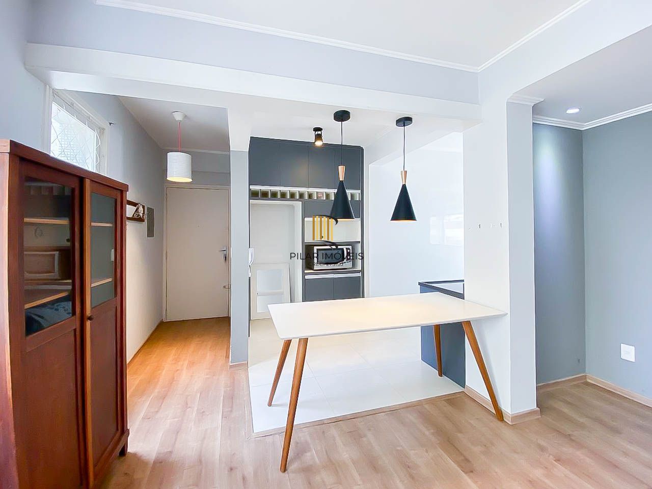 Apartamento 2 Dormitórios com Vaga Coberta e Cozinha Planejada no Bom Fim