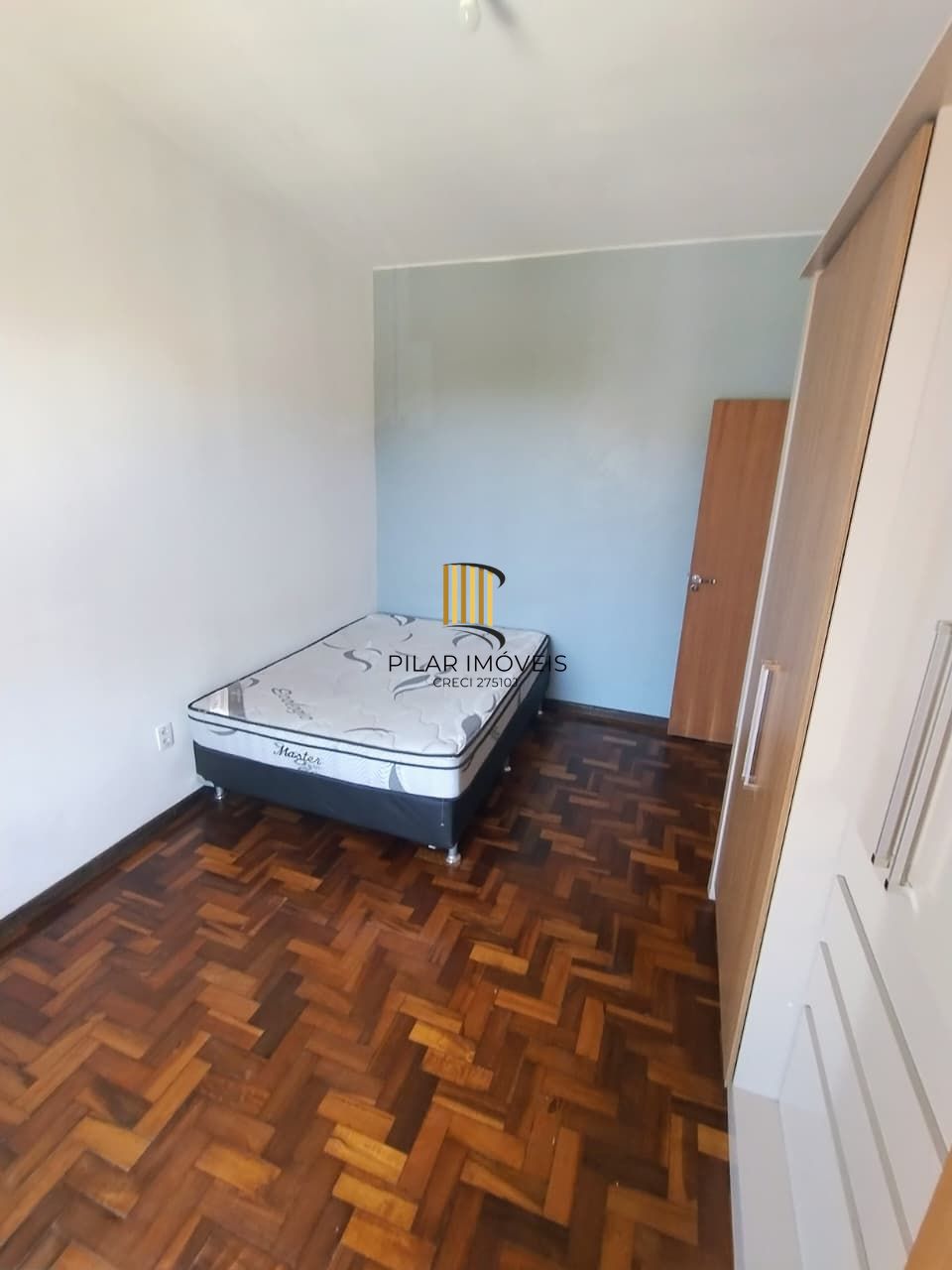 Ótimo apartamento desocupado de frente para a Redenção- Cidade Baixa