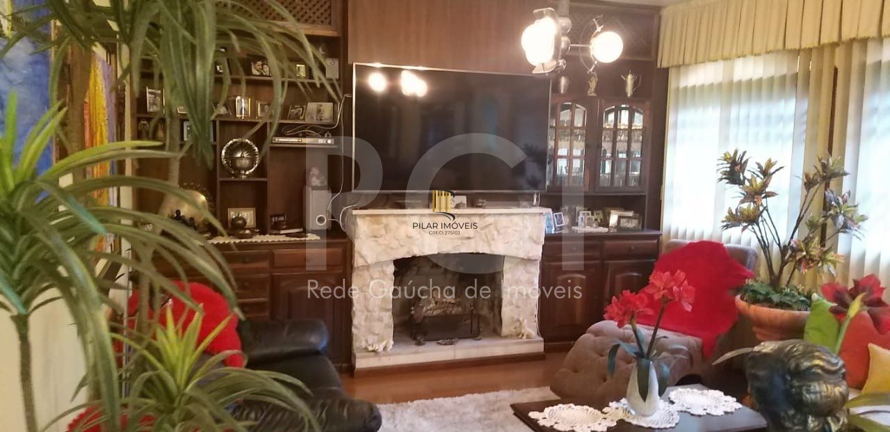 Casa para Venda - 750m², 6 dormitórios, sendo 3 suites, 4 vagas - Partenon