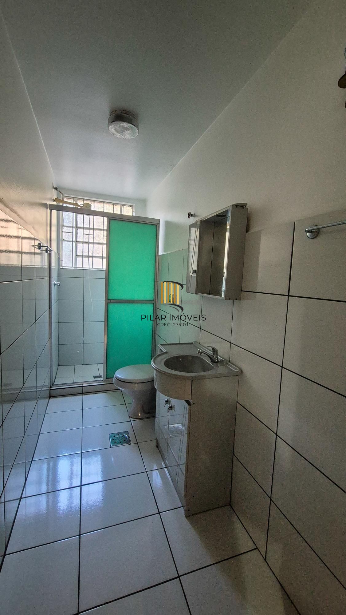 APARTAMENTO AMPLO, 70m² com 2 QUARTOS e 2 BANHEIROS, NO CORAÇÃO DA CIDADE BAIXA