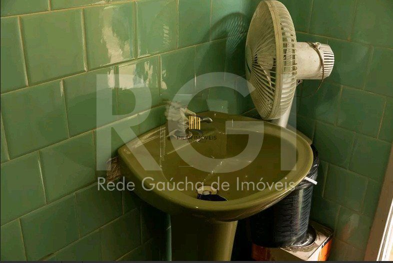 Casa para Venda - 210m², 4 quartos, sendo 1 suites, 4 vagas - Petrópolis