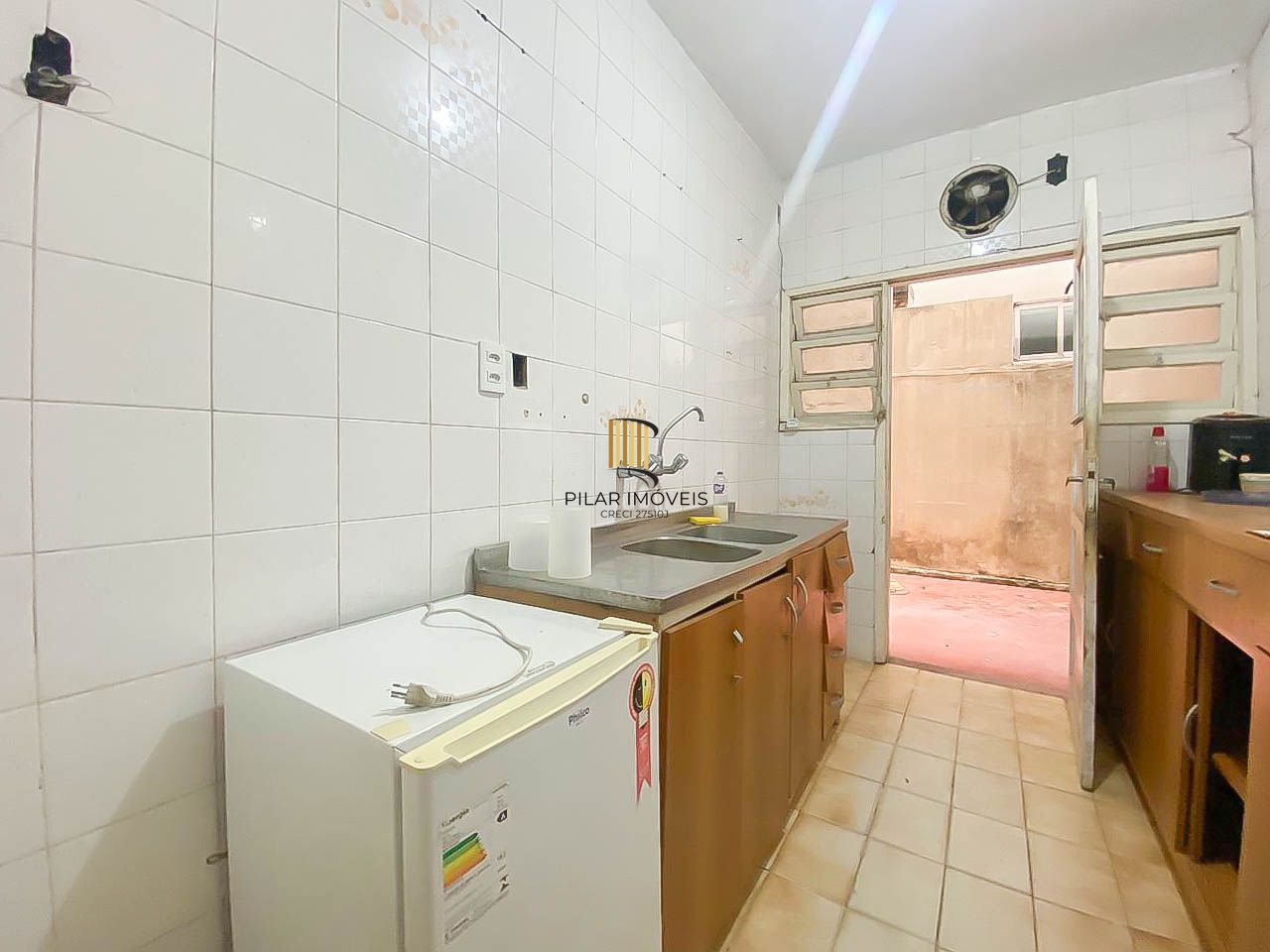 Apartamento 2 Dormitórios com Vaga Coberta no Menino Deus – Av. Ganzo, de Frente