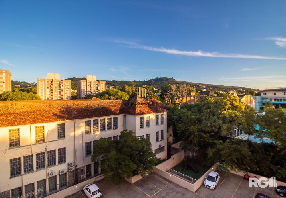 APARTAMENTO 3 DORMITÓRIOS A VENDA, NO BAIRRO TERESÓPOLIS.