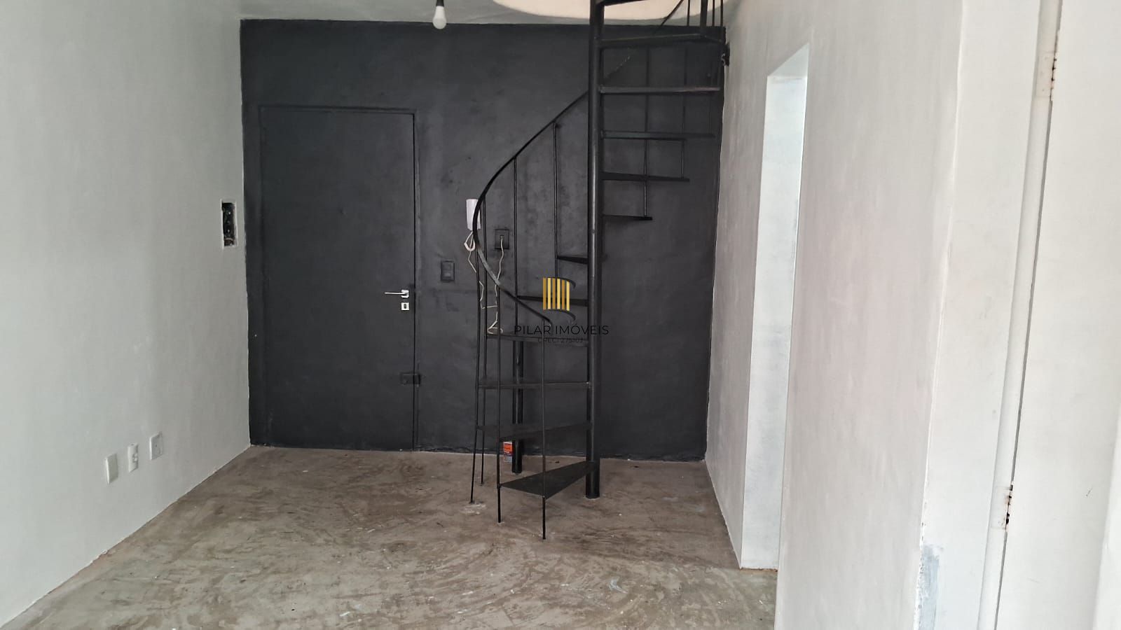 Apartamento cobertura 1 quarto no bairro  Cidade Baixa!