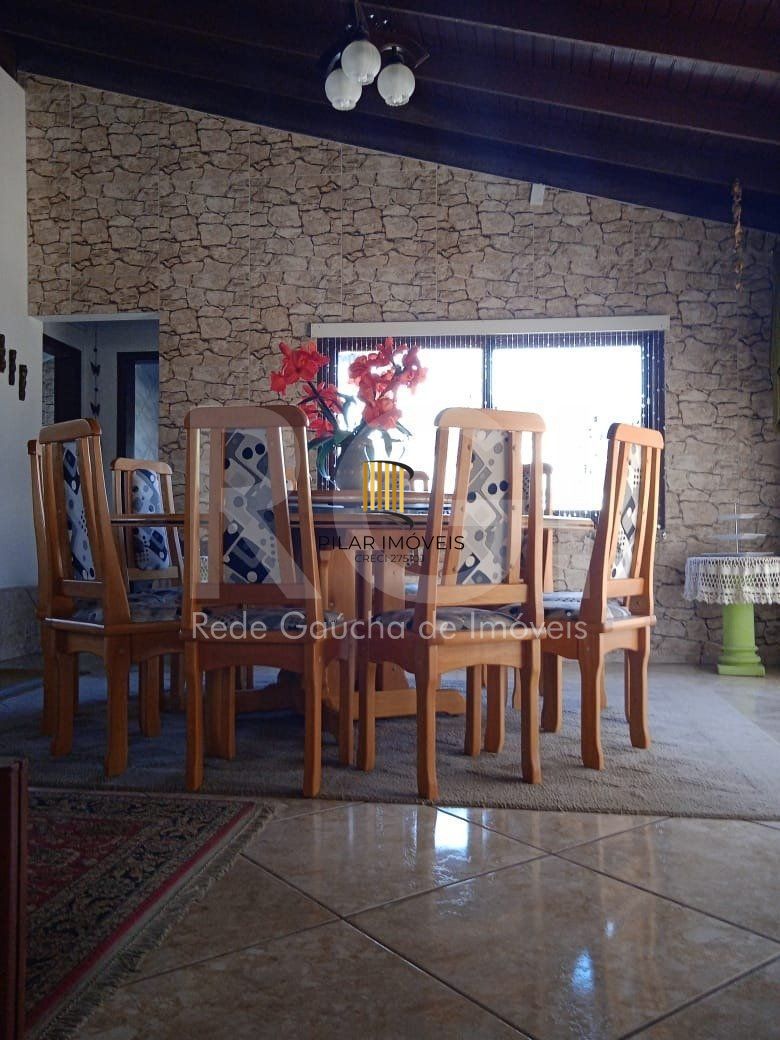 Casa para Venda - 750m², 6 dormitórios, sendo 3 suites, 4 vagas - Partenon