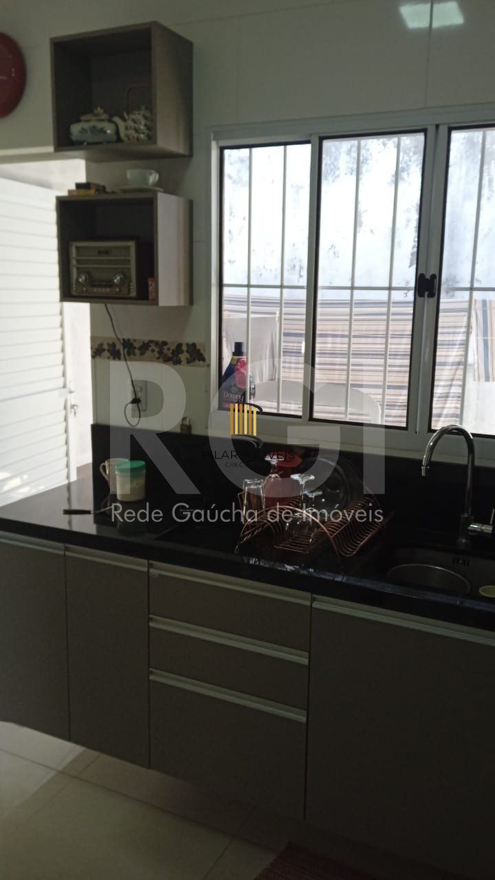 Casa para Venda - 90m², 3 dormitórios, 4 vagas - Maria Regina