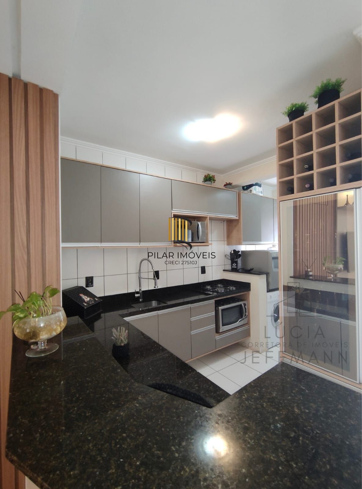 Casa em condomínio semi-mobiliada, desocupada e pronta para morar!