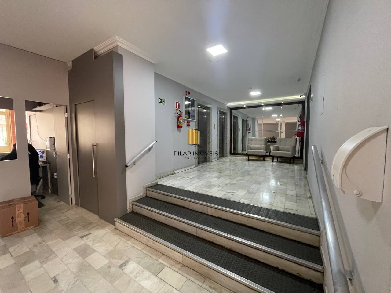 Apartamento -02 dormitorios-Cidade Baixa.