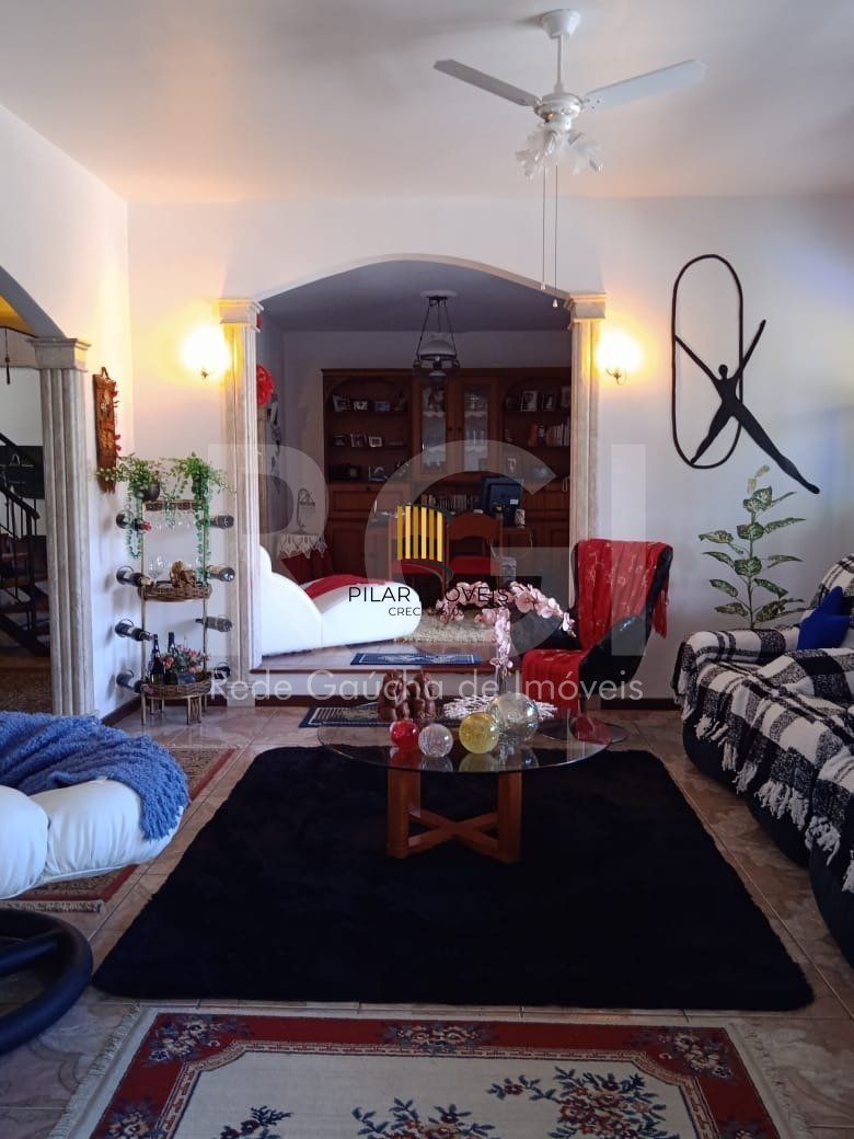 Casa para Venda - 750m², 6 dormitórios, sendo 3 suites, 4 vagas - Partenon