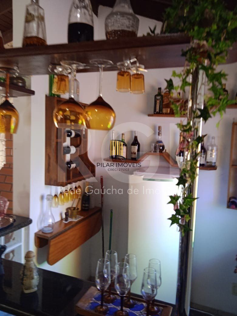 Casa para Venda - 750m², 6 dormitórios, sendo 3 suites, 4 vagas - Partenon