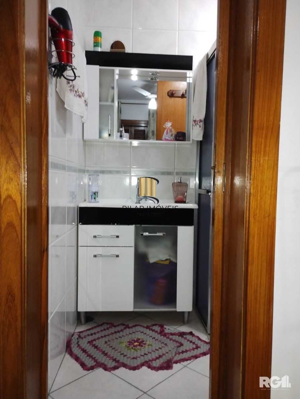 Apartamento de 1 dormitório com vaga de garagem escriturada na Rua Lopo Gonçalves.